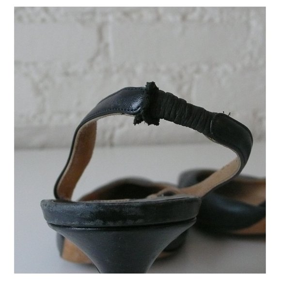 Authentic Manolo Blahnik Carolyne Pumps Size 38.5 - Picture 5 of 7